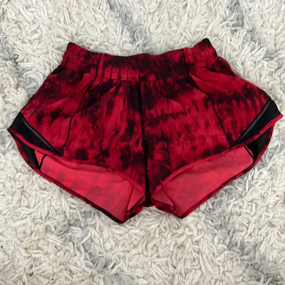 Lululemon hotty hot shorts, 2.5 inch inseam, size 4, red and black tie die